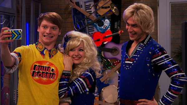 what episode do austin and ally start dating