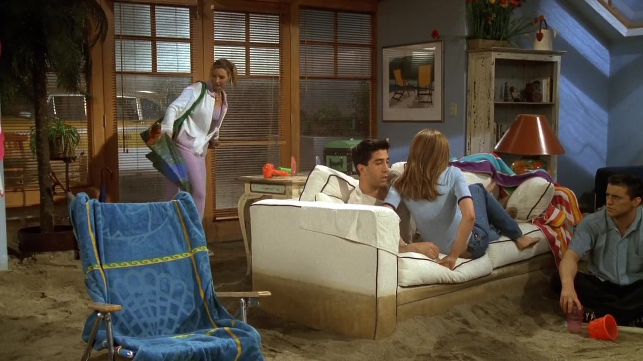 Screencaps Of Friends Season 3 Episode 25