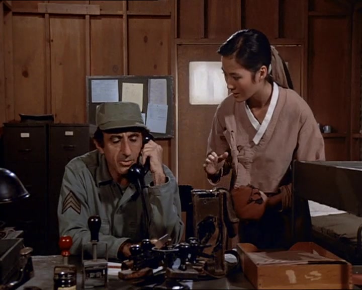 Screencaps of M*A*S*H Season 11 Episode 16