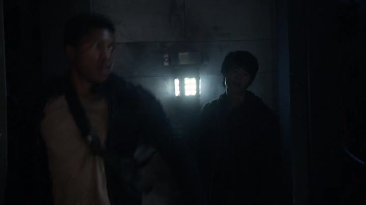 Screenshot of The 100 Season 1 Episode 2 (S01E02)