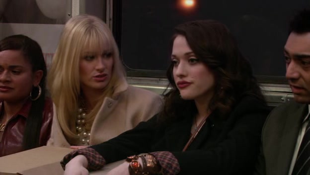 Screenshot of 2 Broke Girls Season 1 Episode 22 (S01E22)