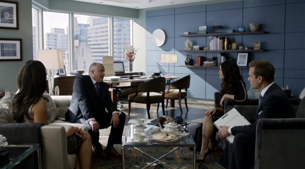 Screenshot of Suits Season 2 Episode 15 (S02E15)
