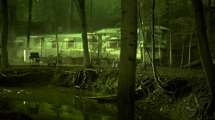 Screenshot of Hemlock Grove Season 1 Episode 1 (S01E01)