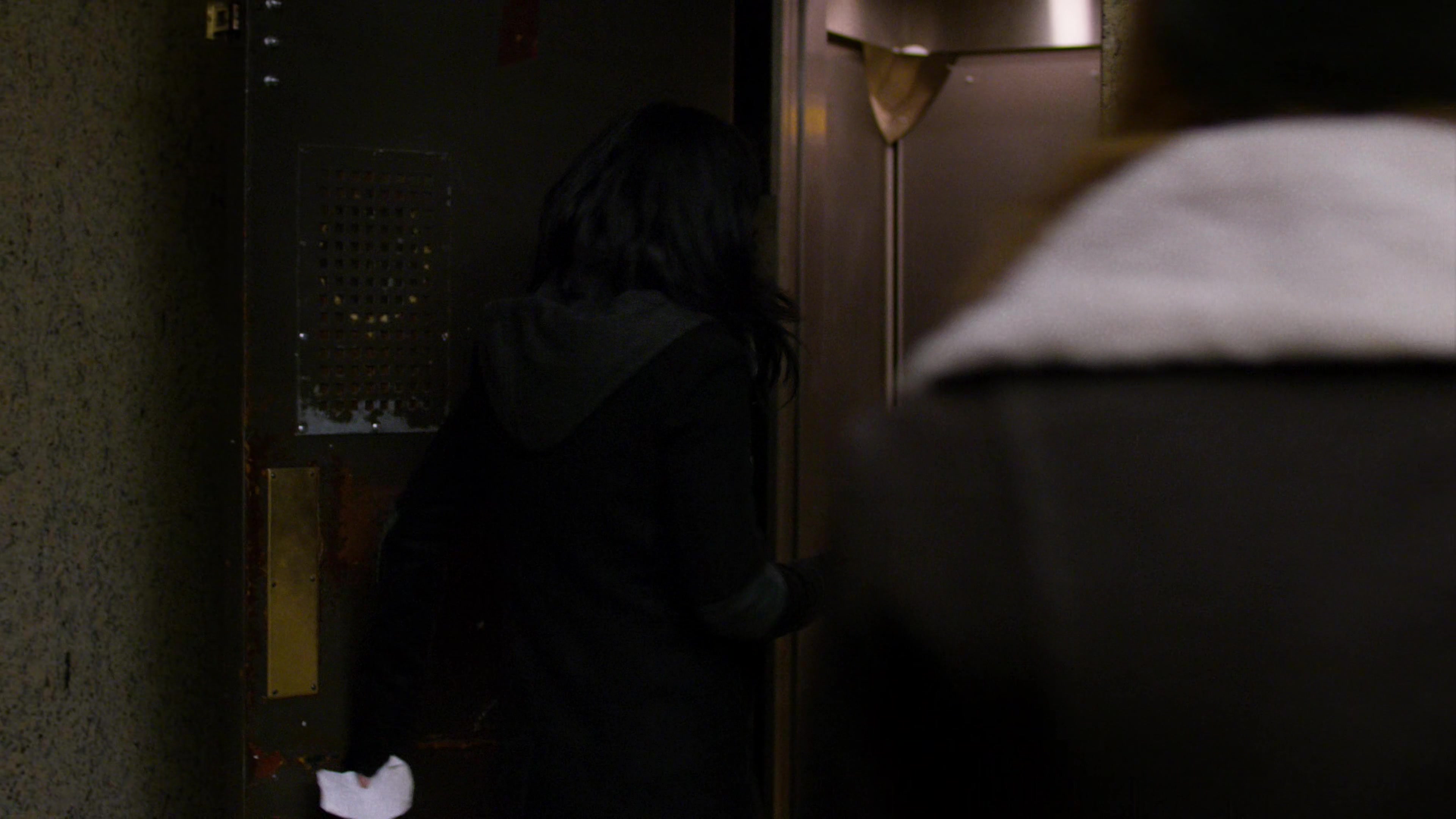 Screenshot of Marvel's Jessica Jones Season 1 Episode 2 (S01E02)