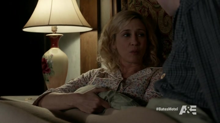 Screenshot of Bates Motel Season 3 Episode 1 (S03E01) .