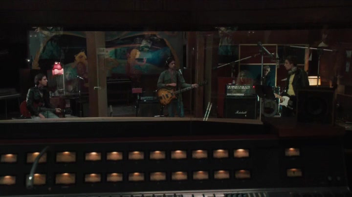 Screenshot of Vinyl Season 1 Episode 5 (S01E05)