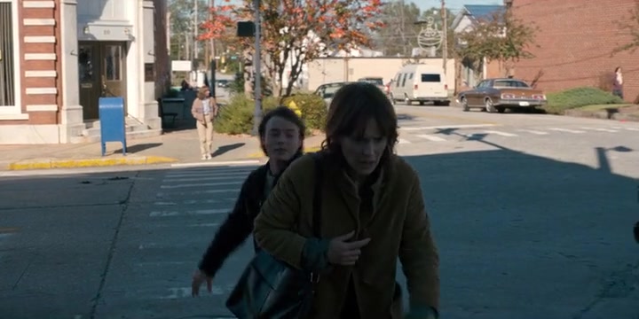 Screencaps of Stranger Things Season 1 Episode 4