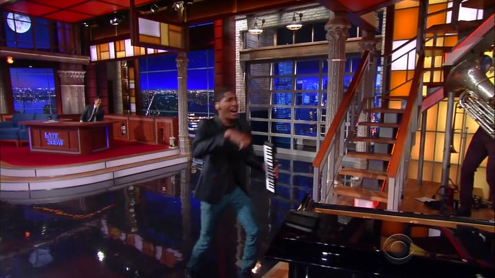 Screenshot of The Late Show with Stephen Colbert Season 1 Episode 18 (S01E18)