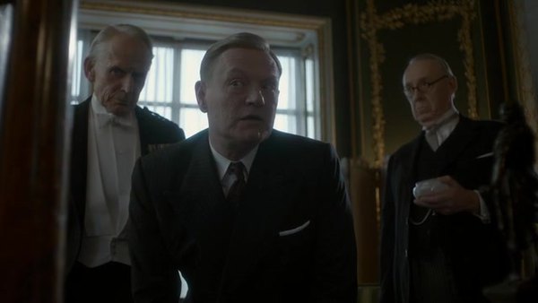 The Crown Season 1 Episode 1