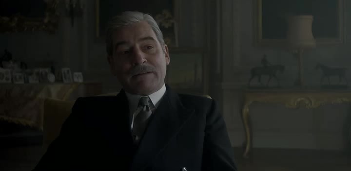 Screencaps of The Crown Episode 10