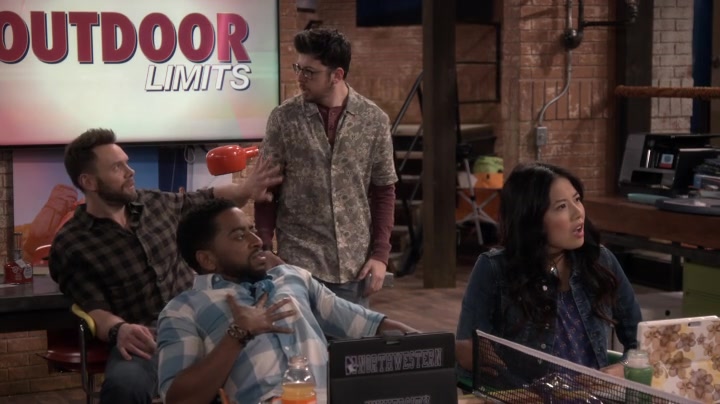 Screenshot of The Great Indoors Season 1 Episode 3 (S01E03)
