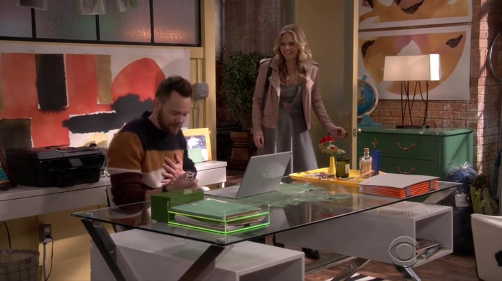 Screenshot of The Great Indoors Season 1 Episode 17 (S01E17)