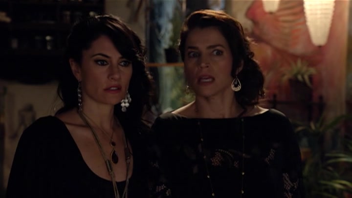 Screenshot of Witches of East End Season 1 Episode 9 (S01E09)
