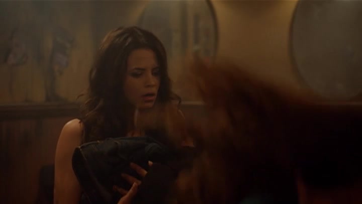 Screenshot of Witches of East End Season 1 Episode 2 (S01E02)