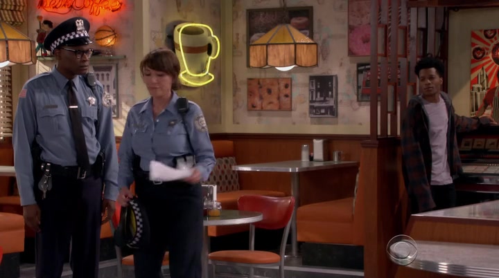 Screenshot of Superior Donuts Season 1 Episode 1 (S01E01)