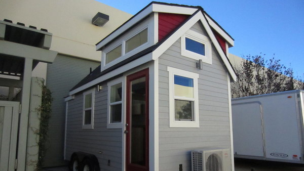 Tiny House Hunters Season 3 Episode 9 Tiny House Hunters Season 3 Episode 9