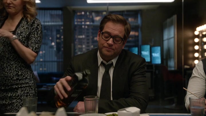 Bull Saison 2 Episode 22 Screencaps of Bull Season 2 Episode 22
