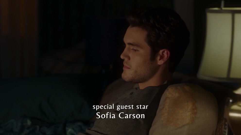 Screenshot of Famous in Love Season 2 Episode 10 (S02E10)