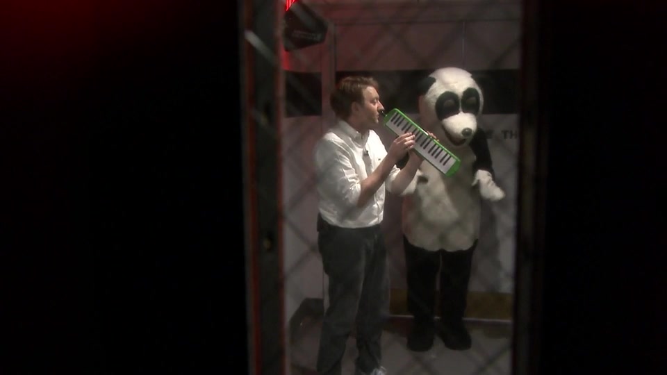 Screenshot of The Tonight Show Starring Jimmy Fallon Season 6 Episode 16 (S06E16)