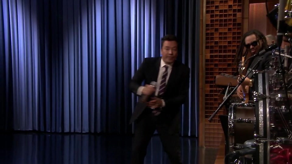 Screenshot of The Tonight Show Starring Jimmy Fallon Season 6 Episode 42 (S06E42)