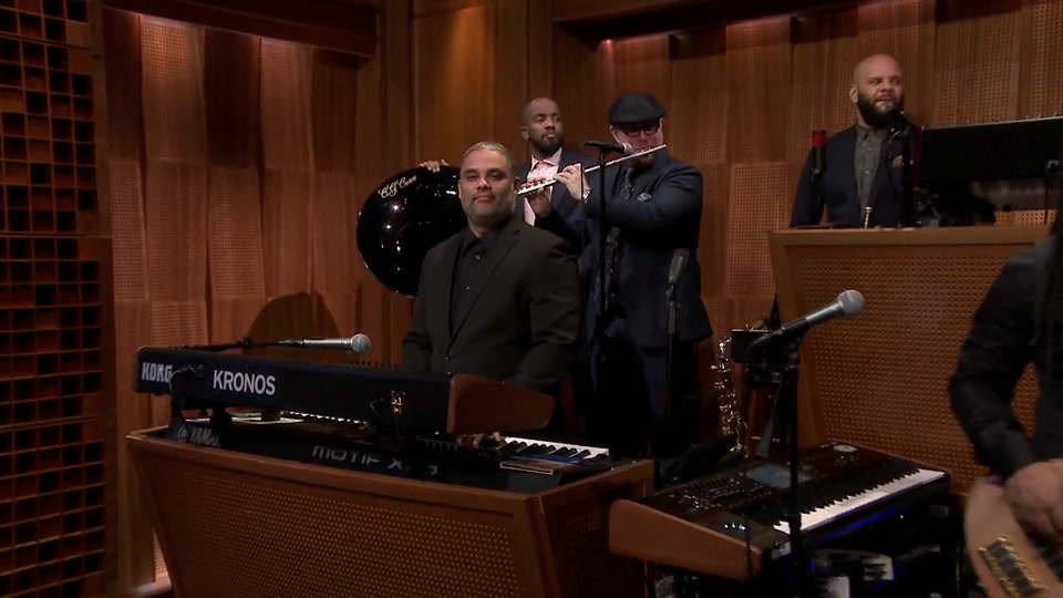 Screenshot of The Tonight Show Starring Jimmy Fallon Season 6 Episode 69 (S06E69)