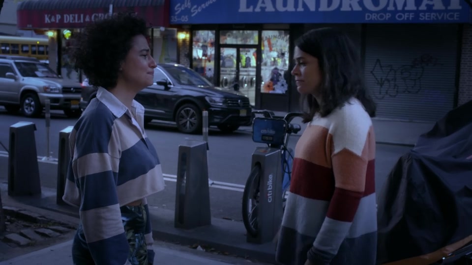 Screenshot of Broad City Season 5 Episode 10 (S05E10)