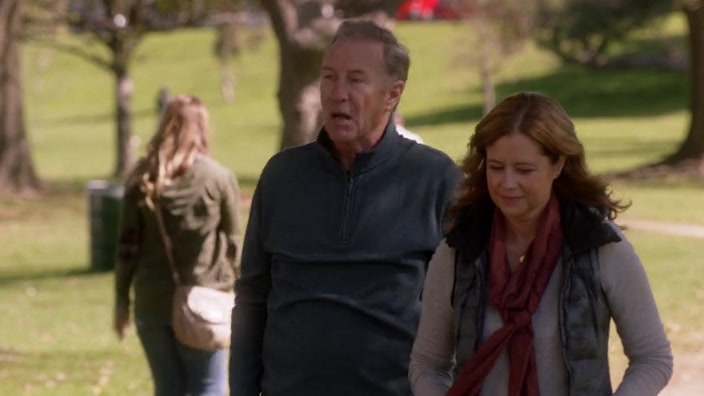 Screenshot of Splitting Up Together (US) Season 2 Episode 18 (S02E18)