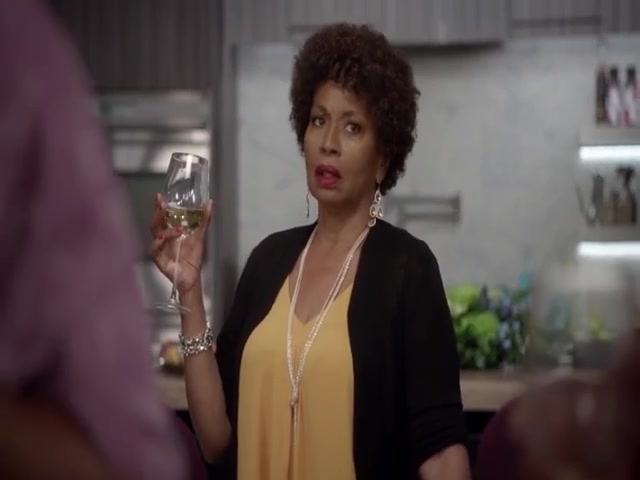 Screenshot of black-ish Season 6 Episode 1 (S06E01)